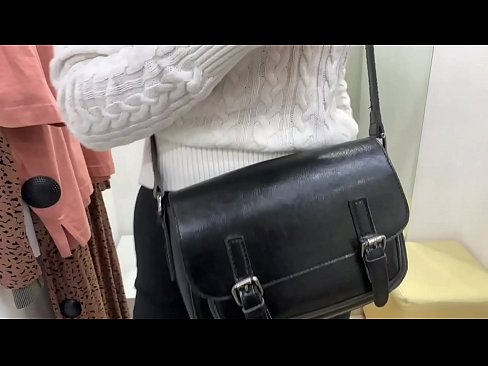 ❤️ Melancap awam perempuan jalang FeralBerry dengan dildo di dalam bilik pemasangan ️ pelacur pada kami ms.vbdsm.ru ❌️❤